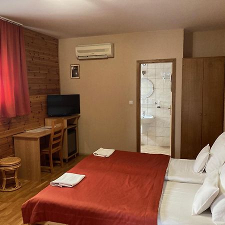 Nautilus Etterem Es Panzio Hotel Dabas Eksteriør billede