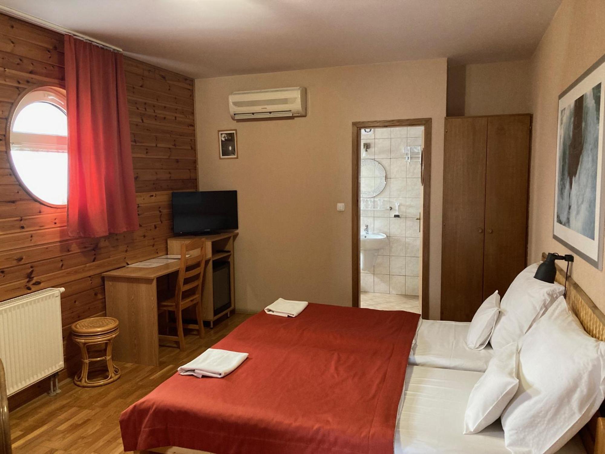 Nautilus Etterem Es Panzio Hotel Dabas Eksteriør billede